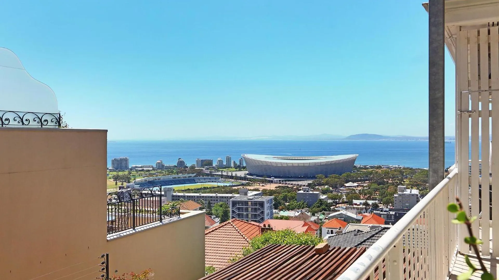Spacious 3Bed Apt Overlooking Cape Town Panova 0*,  South Africa