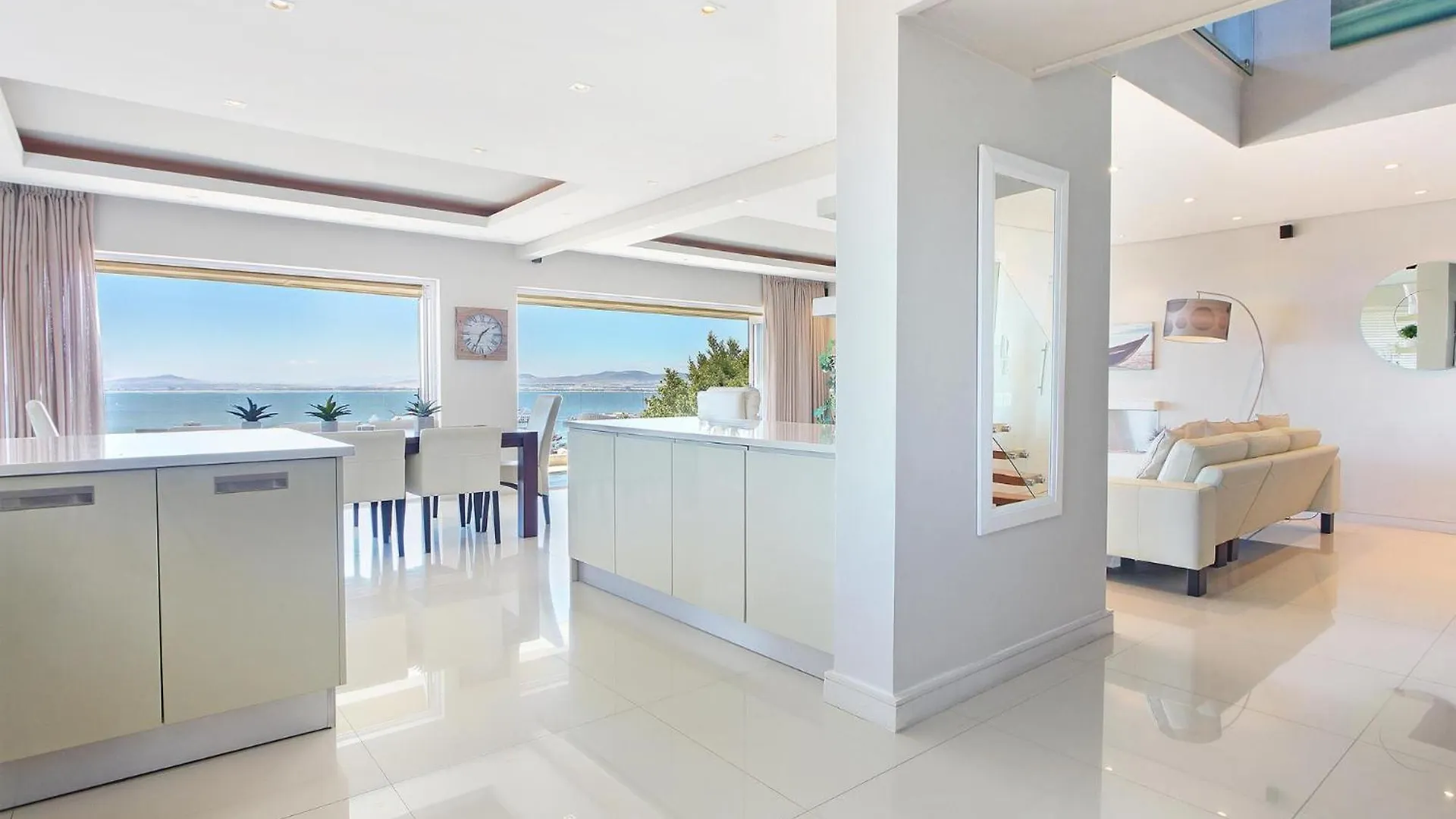 Spacious 3Bed Apt Overlooking Cape Town Panova Apartment
