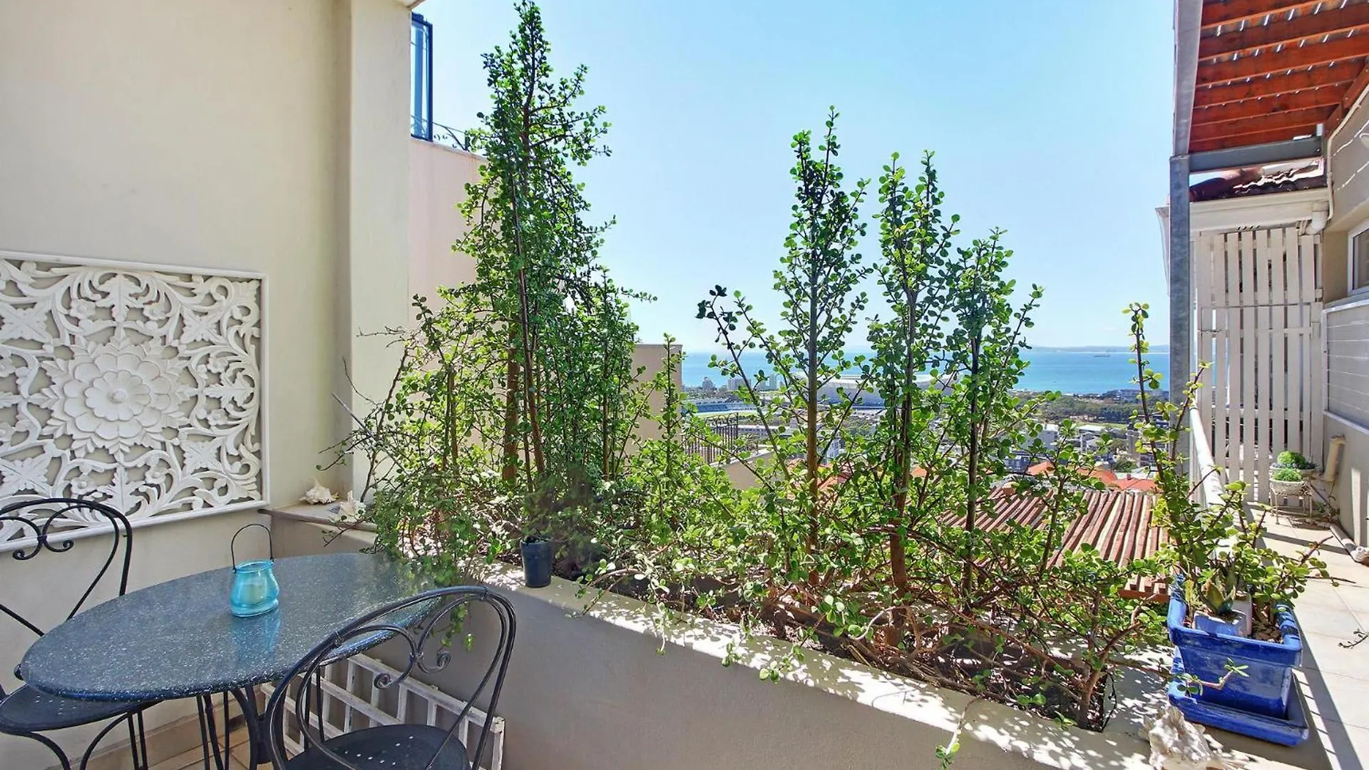 Spacious 3Bed Apt Overlooking Cape Town Panova