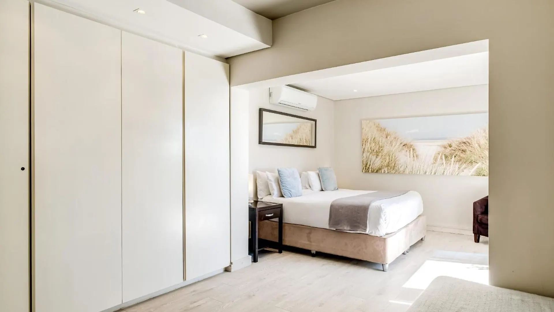 Spacious 3Bed Apt Overlooking Cape Town Panova South Africa