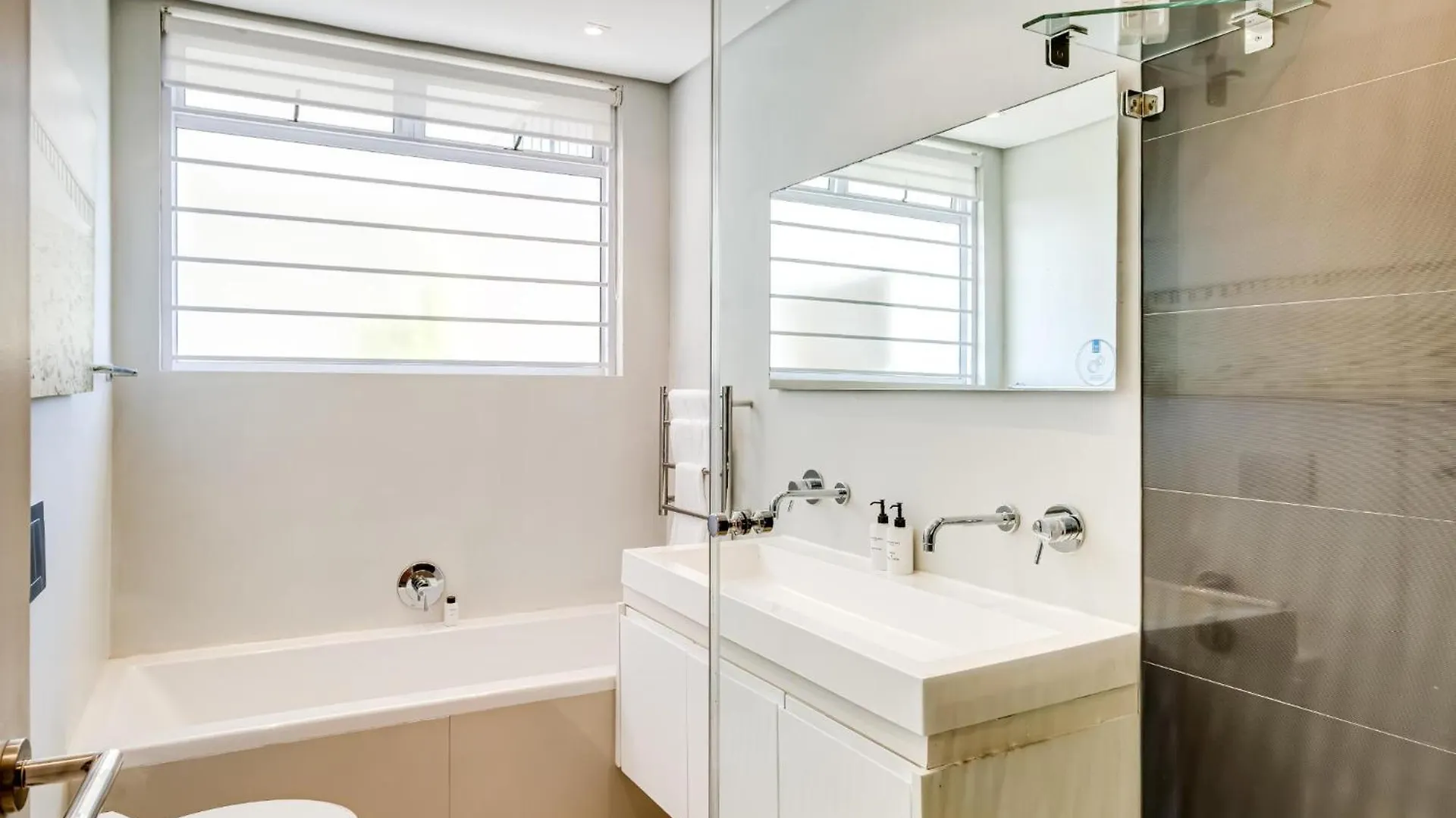 Spacious 3Bed Apt Overlooking Cape Town Panova South Africa