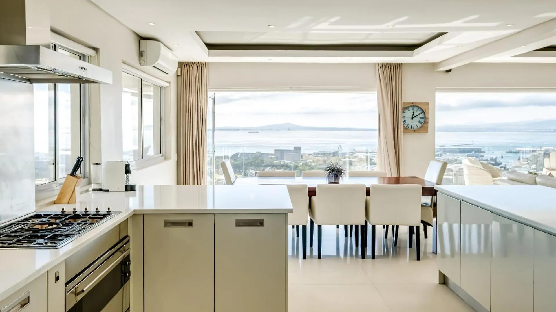 Spacious 3Bed Apt Overlooking Cape Town Panova 0*,  South Africa