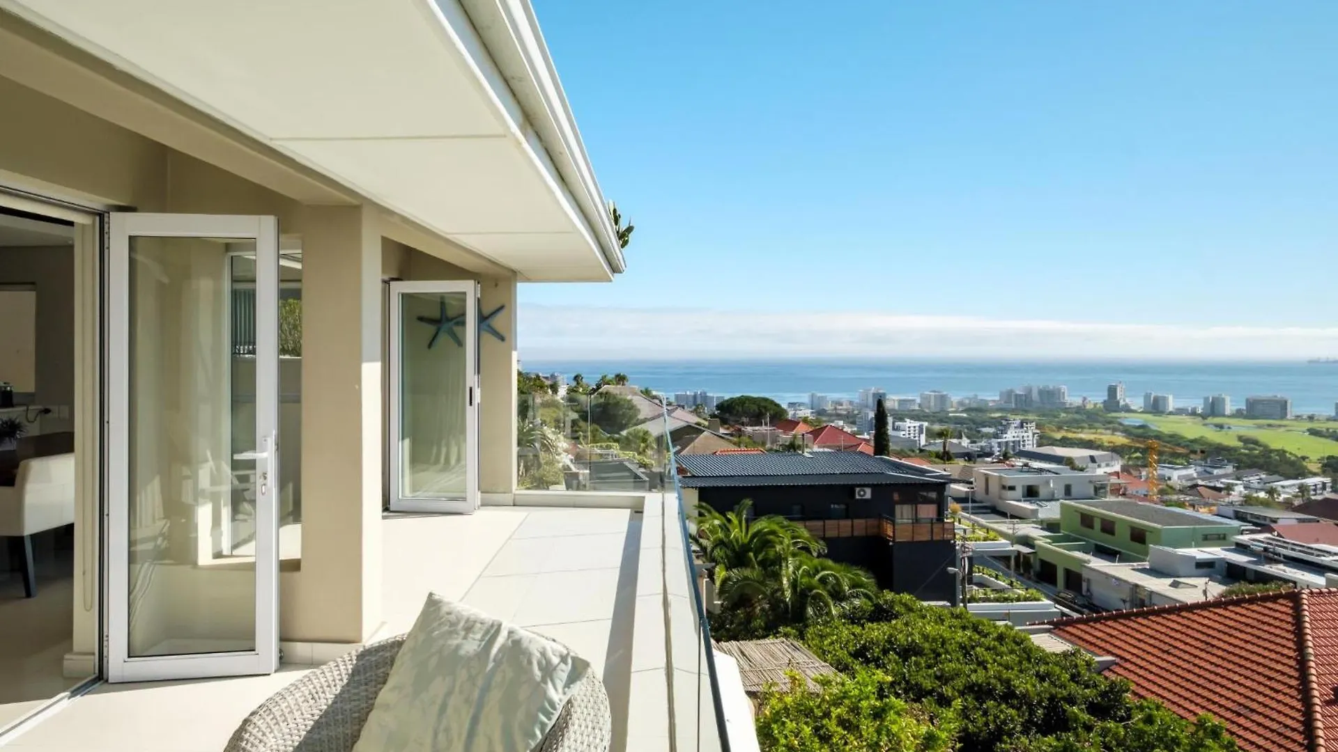 Spacious 3Bed Apt Overlooking Cape Town Panova Apartment