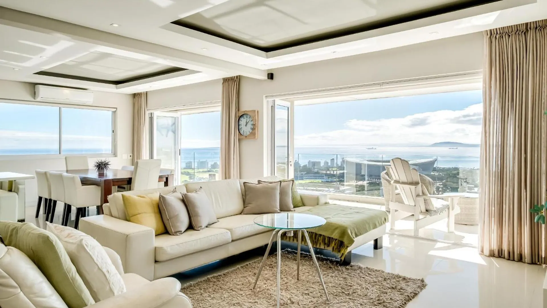 Spacious 3Bed Apt Overlooking Cape Town Panova