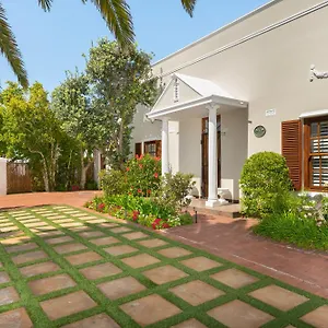 Apartment Meerendal Cottage-affordable Luxury-private Garden With Pool & Hot Tub, Kapstadt