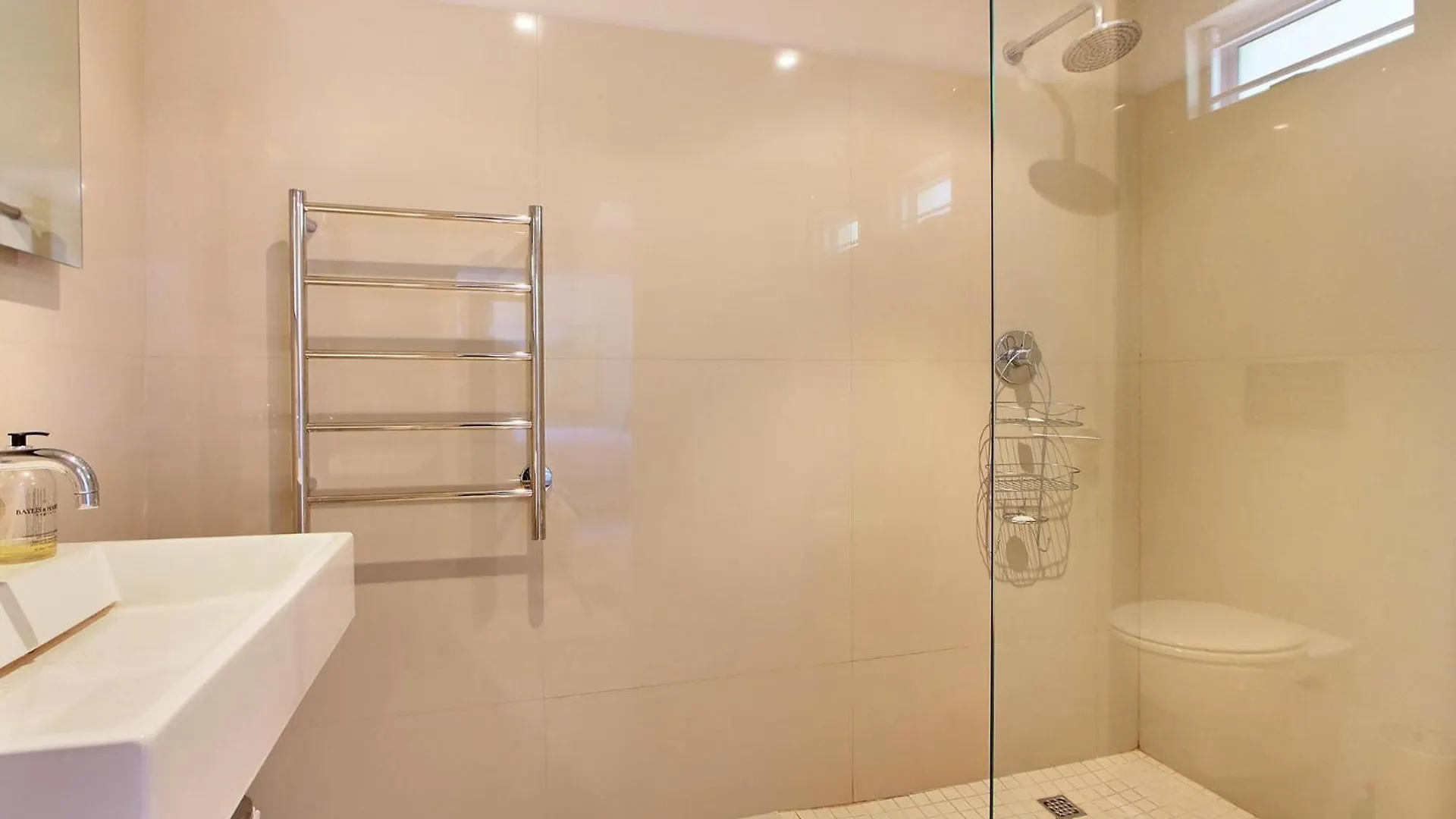 Spacious 3Bed Apt Overlooking Cape Town Panova 0*,  South Africa