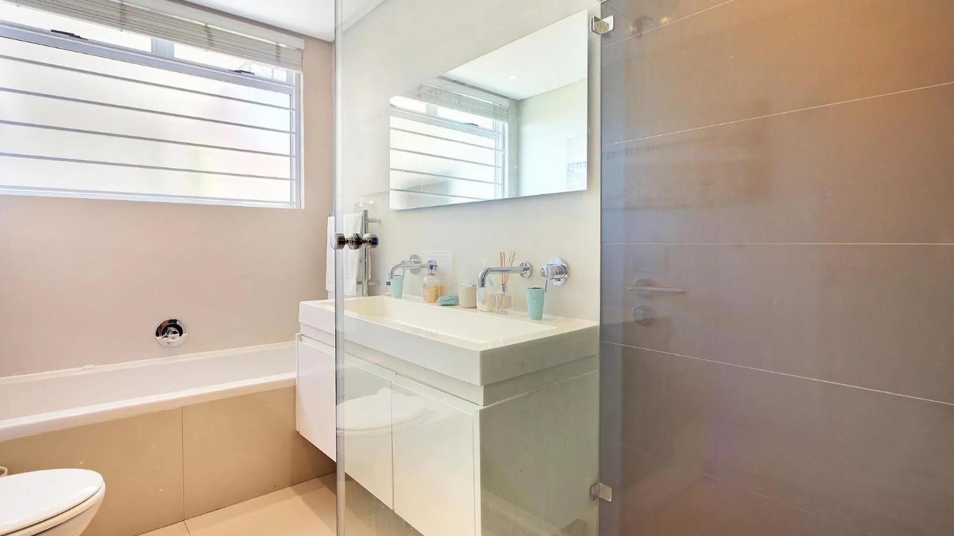 Spacious 3Bed Apt Overlooking Cape Town Panova Südafrika