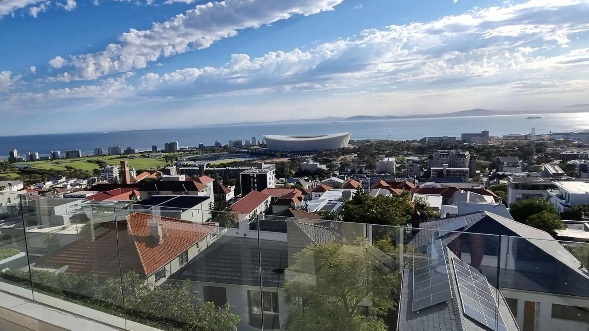 Spacious 3Bed Apt Overlooking Cape Town Panova